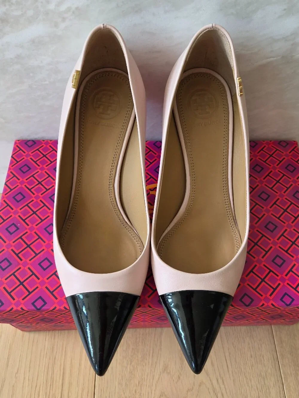 Tory Burch Penelope 85 mm Cap-Toe Pump seashell pink black 6